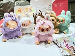 LABUBU ( 4 REAIS x 216 PCS CAIXA FECHADO)